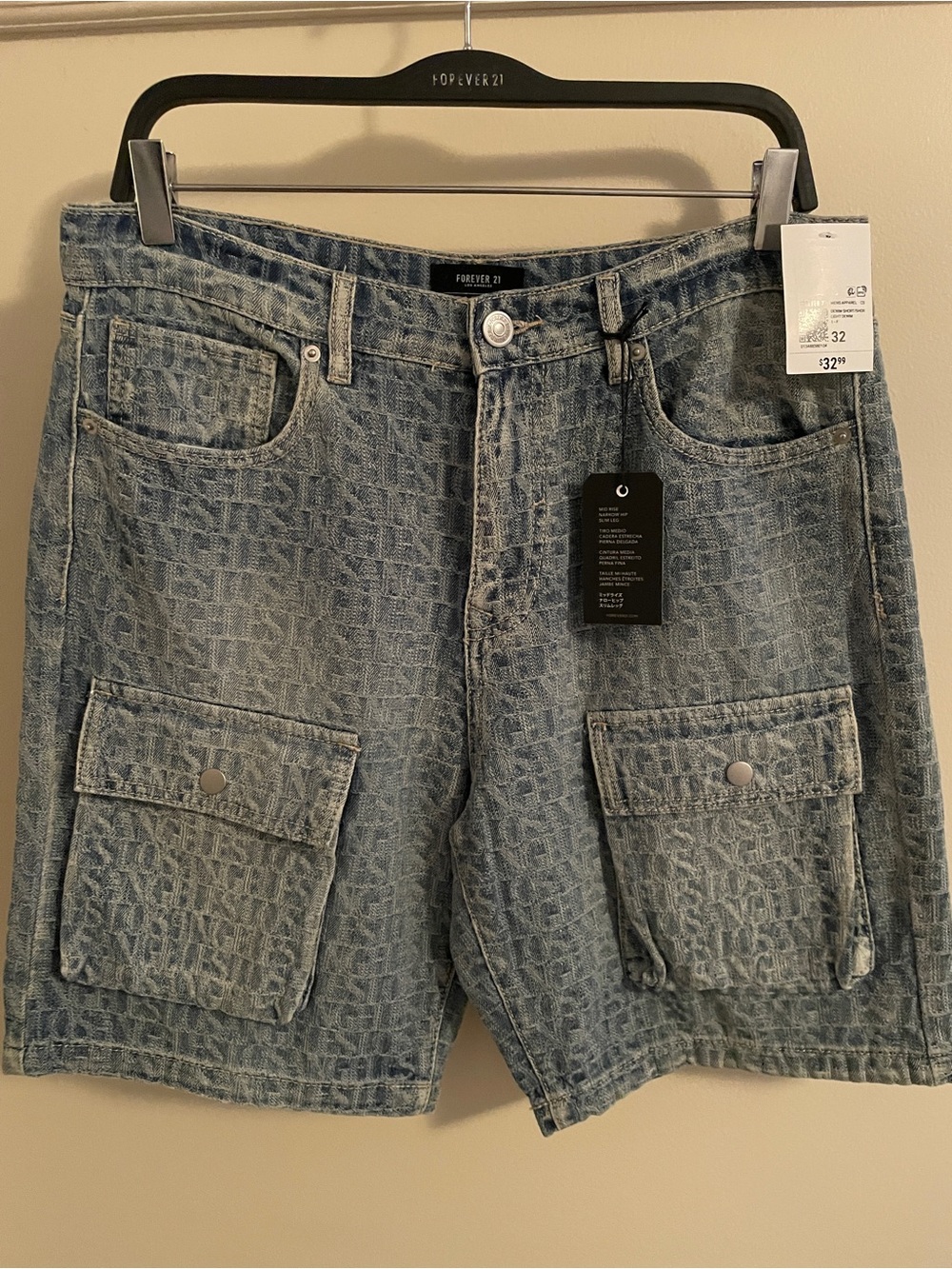 Forever 21 Womens Washed Denim Cargo Shorts - Light Blue Monogram